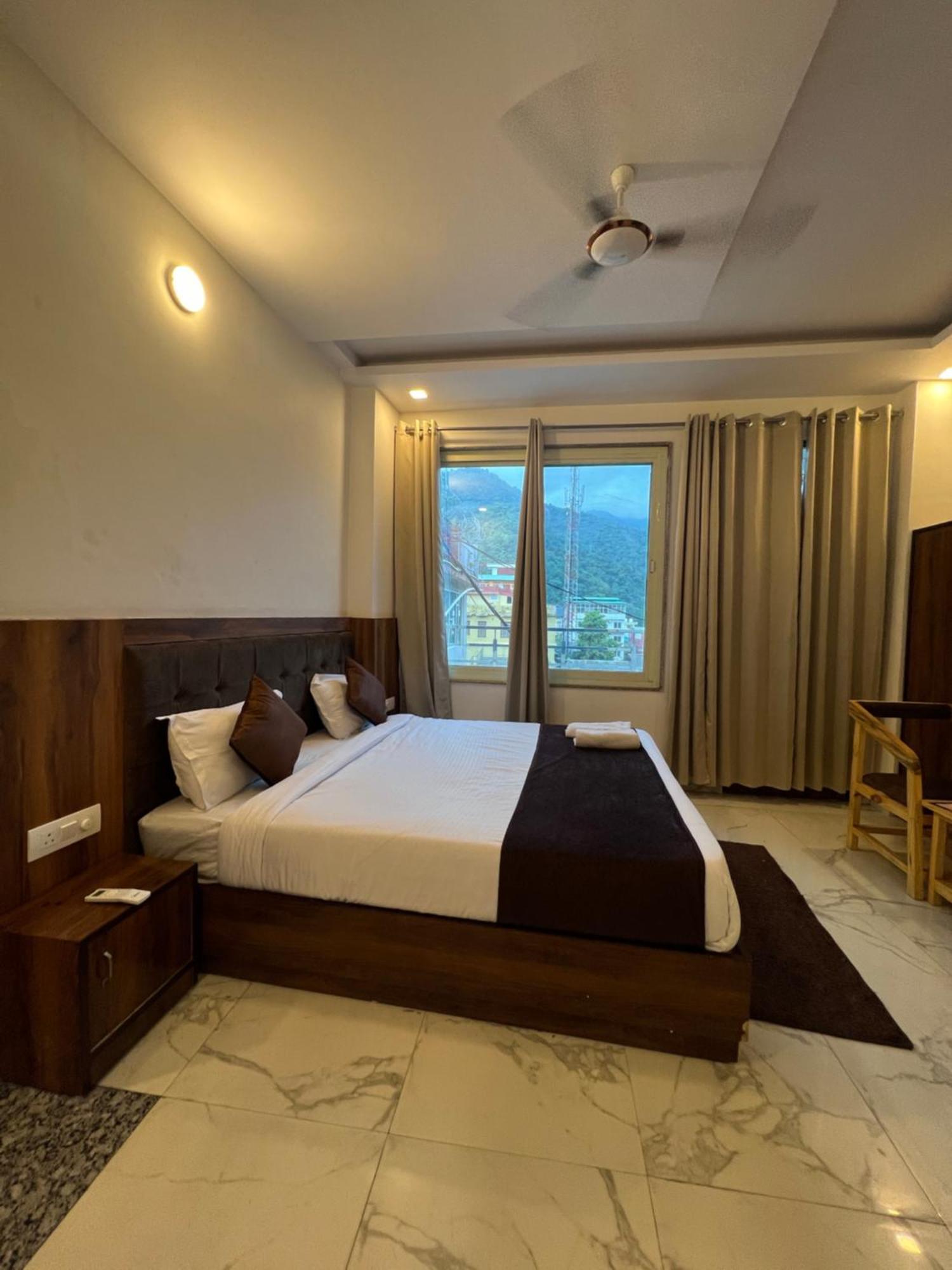 Hotel The Royal Galaxy Rishīkesh Exterior foto